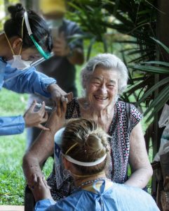 COVID-19: vacunación en hogares de ancianos y ancianas de la IERP en Argentina