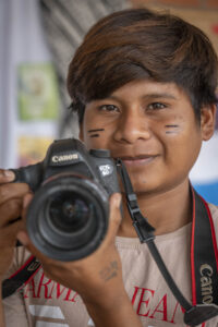 Cuando el arte y la escucha abren caminos: talleres con adolescentes mbya 